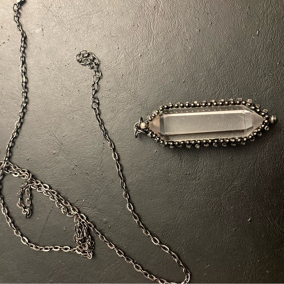 Big crystal quartz with free thin chain boho goth necklace - Picture 5 of 5